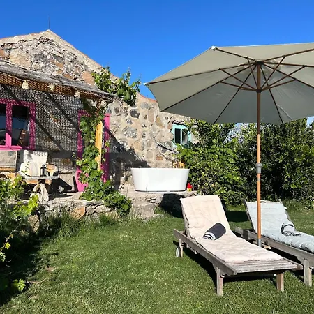 Nyaraló Lilly's - Romantischter Rueckzugsort - Pool